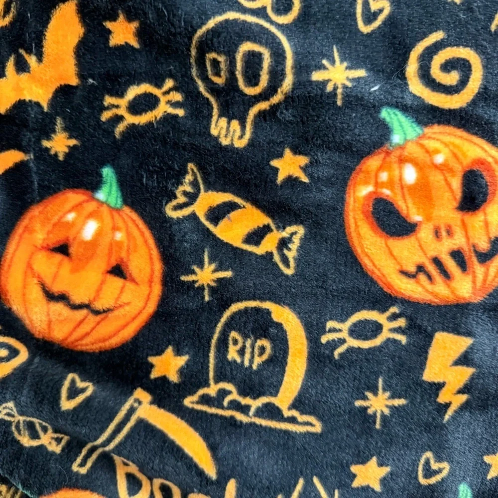 Halloween Plush Throw Blanket Black Trick Or Treat Jack O’Lantern Candy 50”x70”